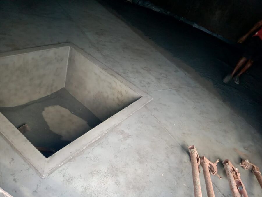 Underground tank stairs
